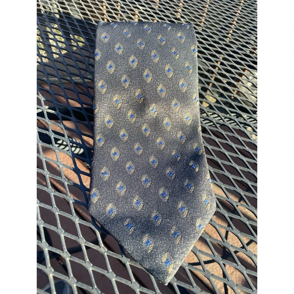 Vintage Hathaway Gray Gold Geometric 100% Silk Men's Tie Made In USA 59